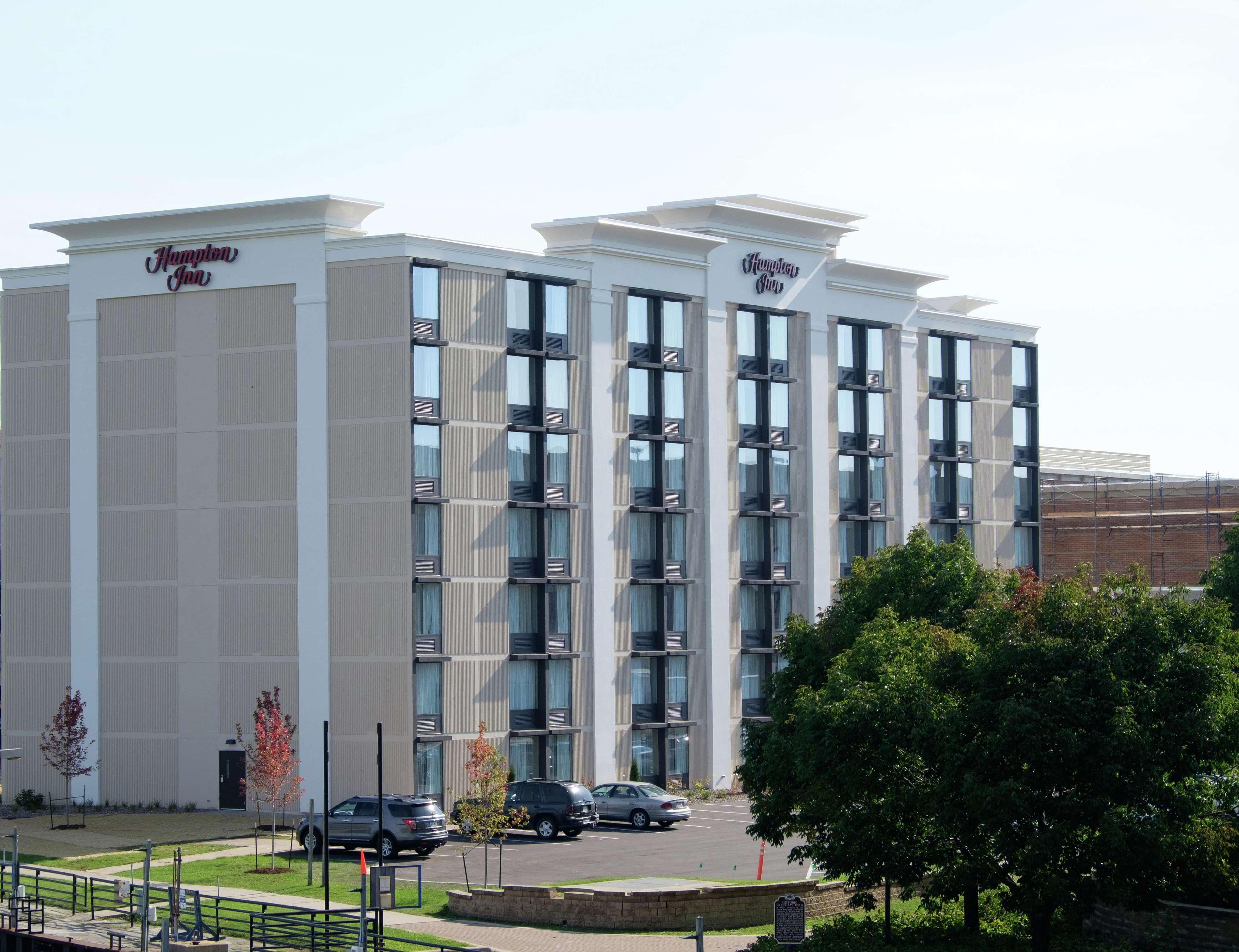 Hampton Inn Green Bay Downtown Экстерьер фото