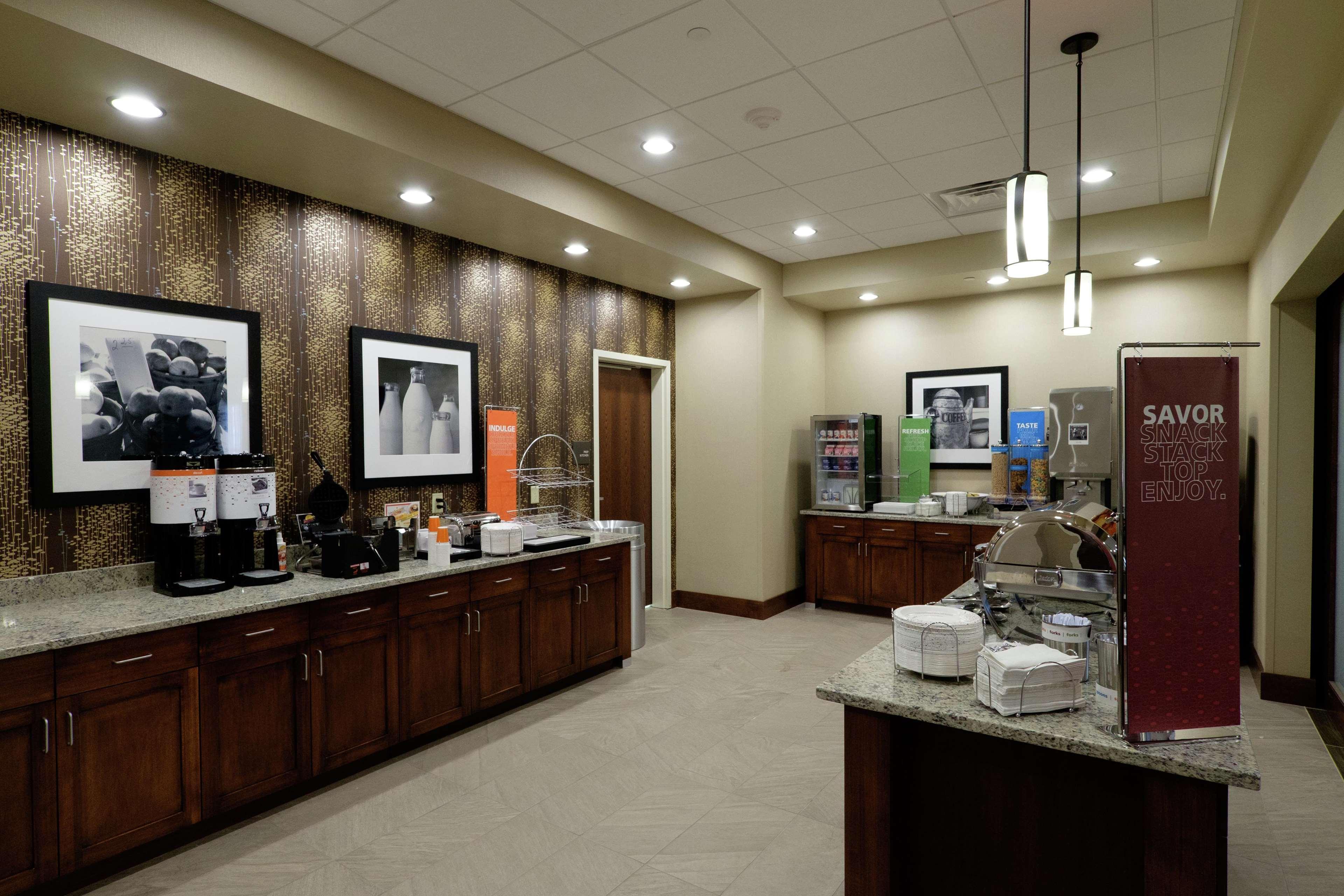 Hampton Inn Green Bay Downtown Экстерьер фото