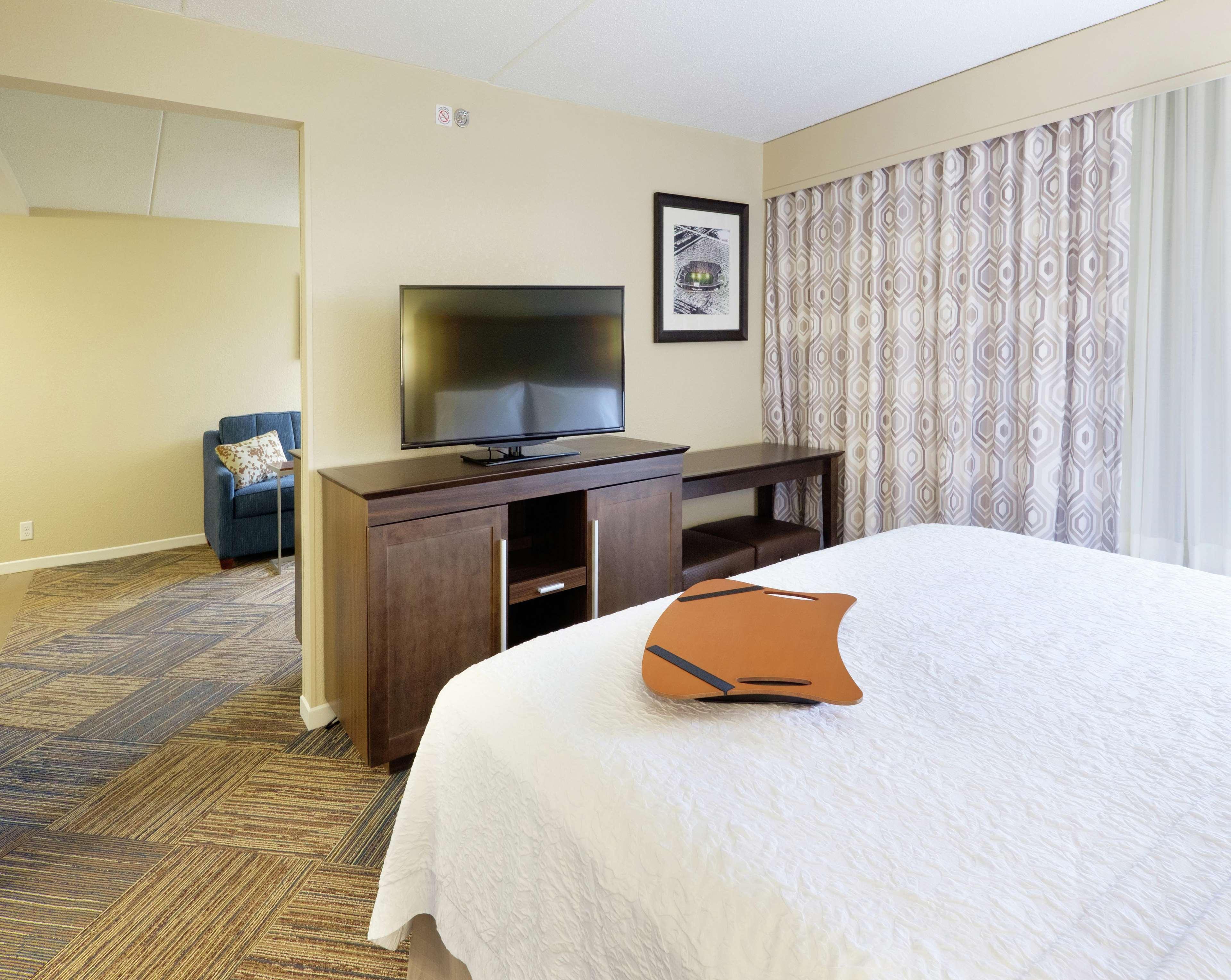 Hampton Inn Green Bay Downtown Экстерьер фото
