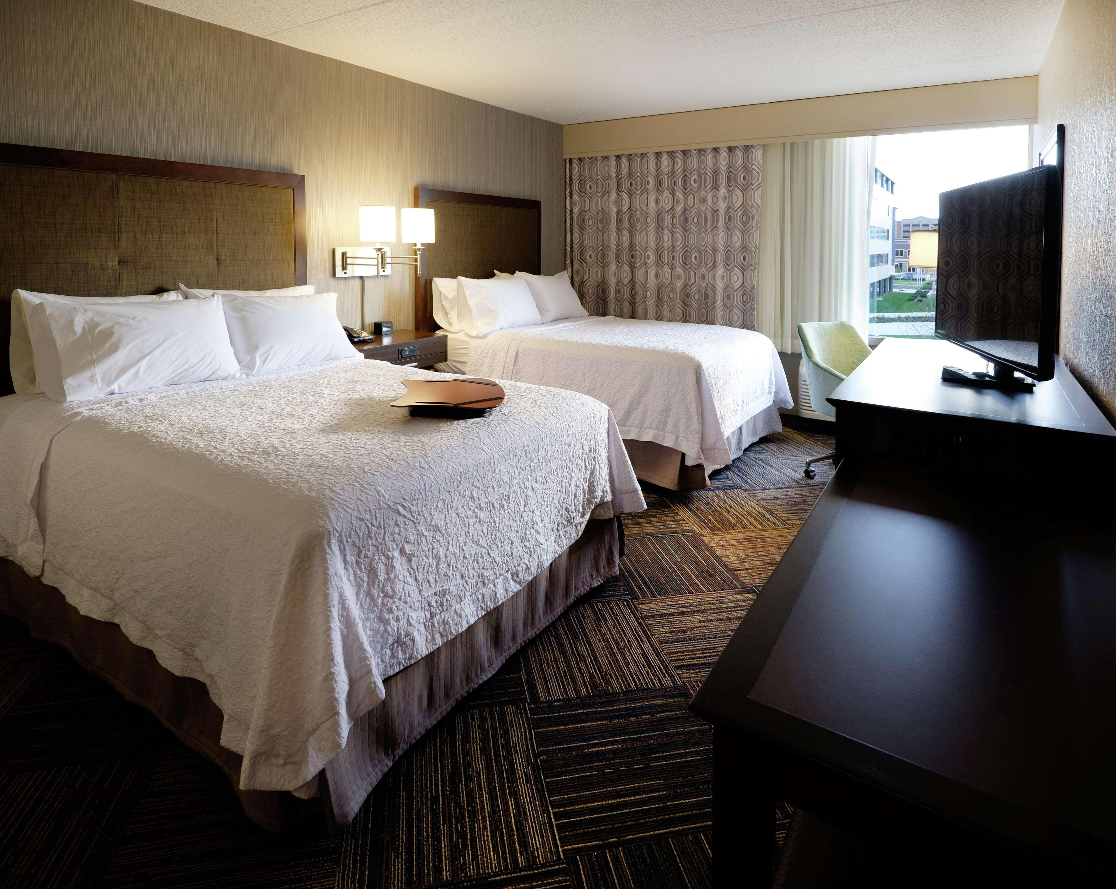 Hampton Inn Green Bay Downtown Экстерьер фото