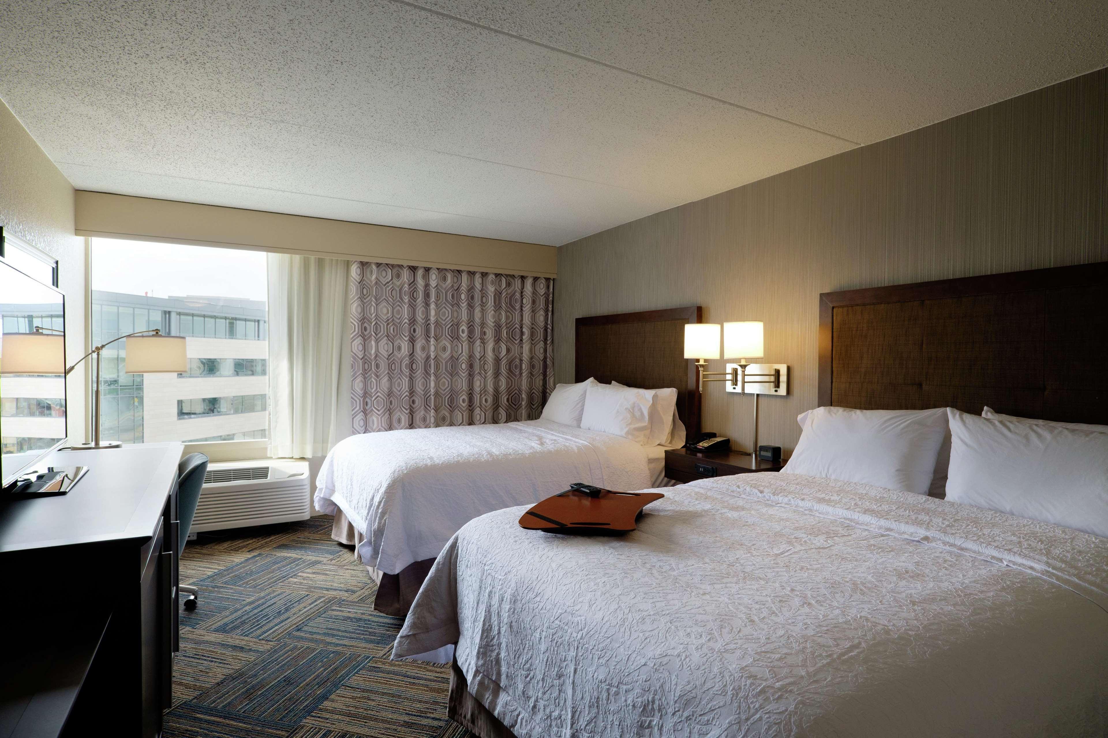 Hampton Inn Green Bay Downtown Экстерьер фото