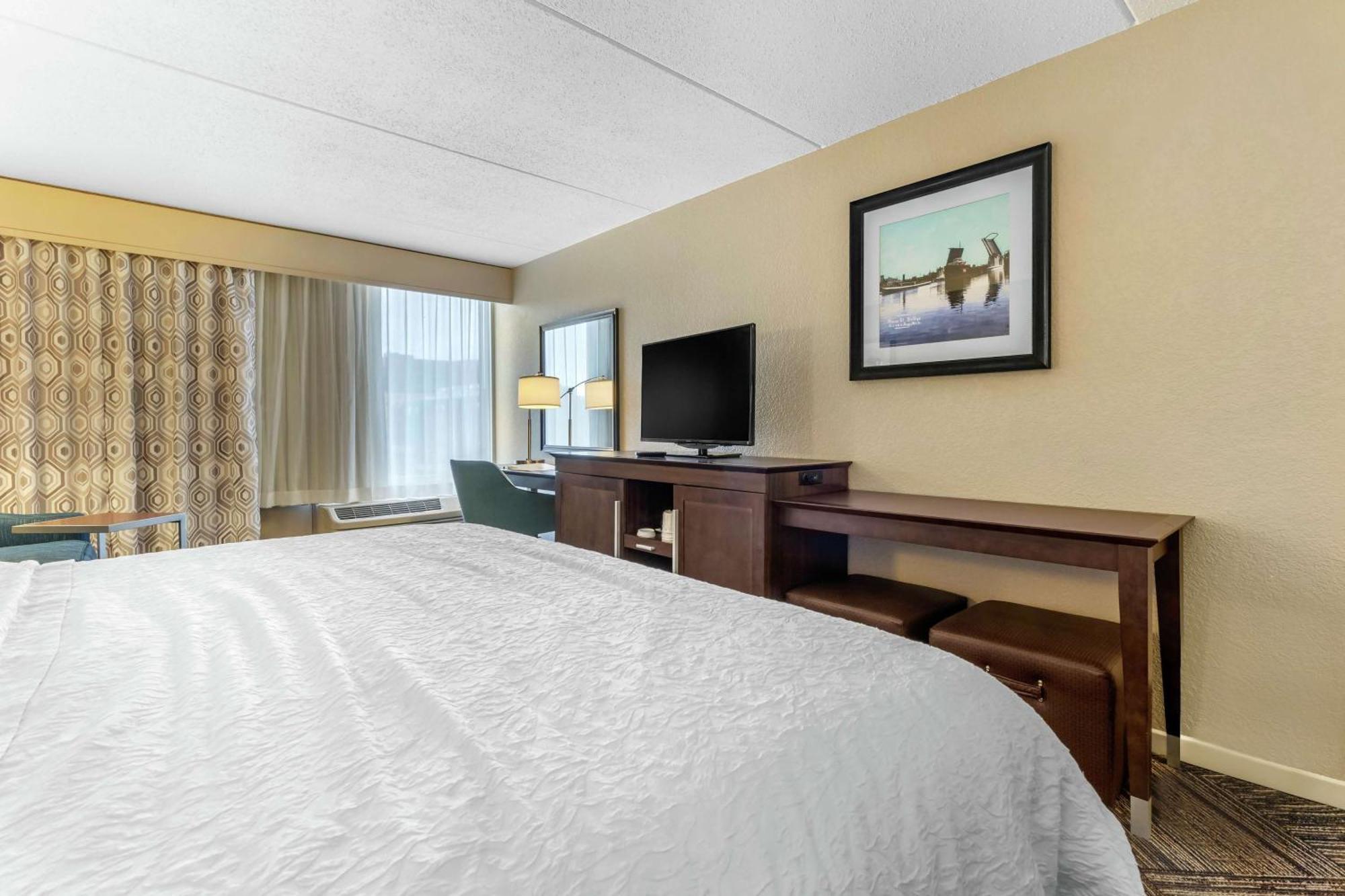 Hampton Inn Green Bay Downtown Экстерьер фото