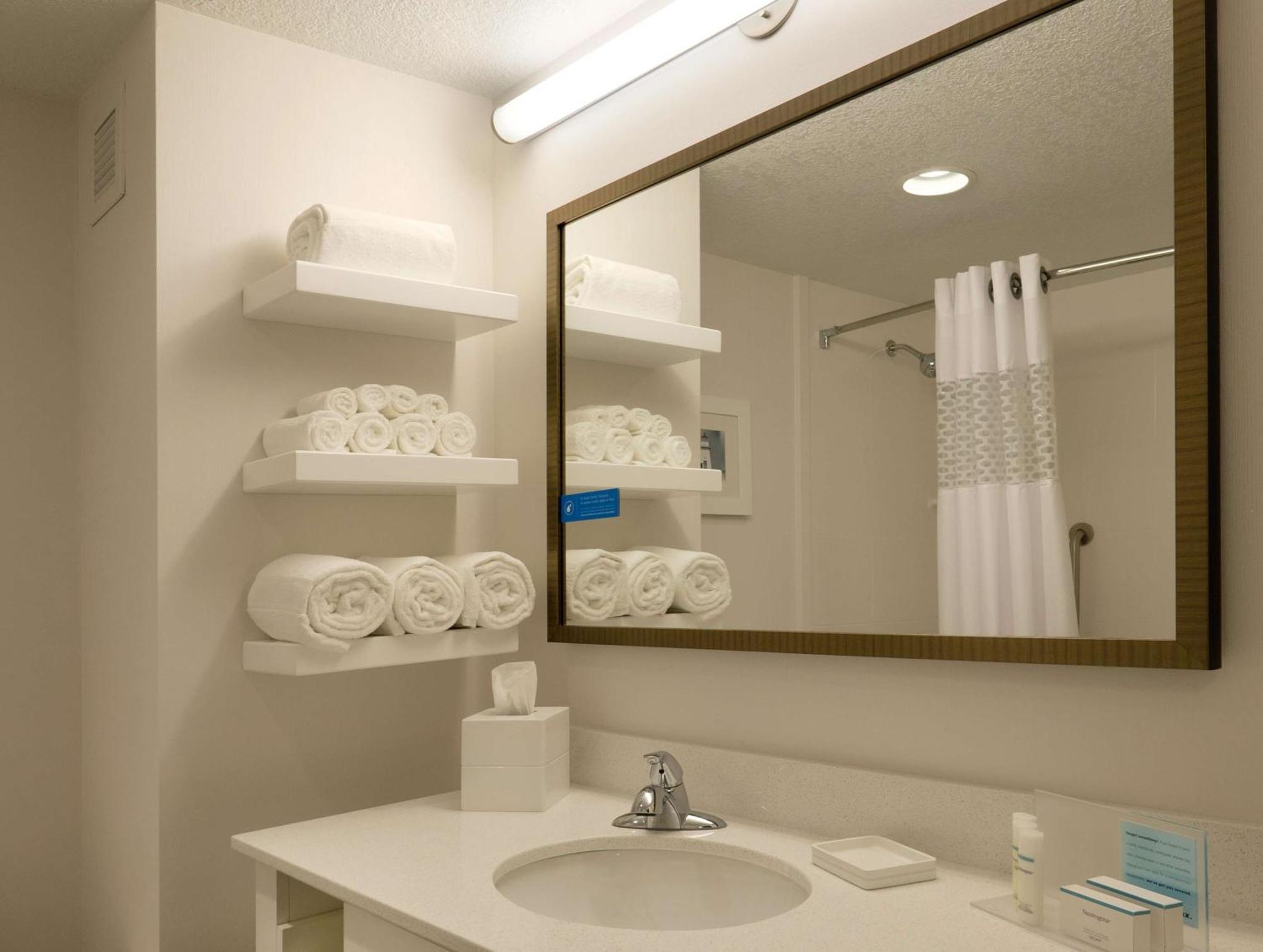 Hampton Inn Green Bay Downtown Экстерьер фото