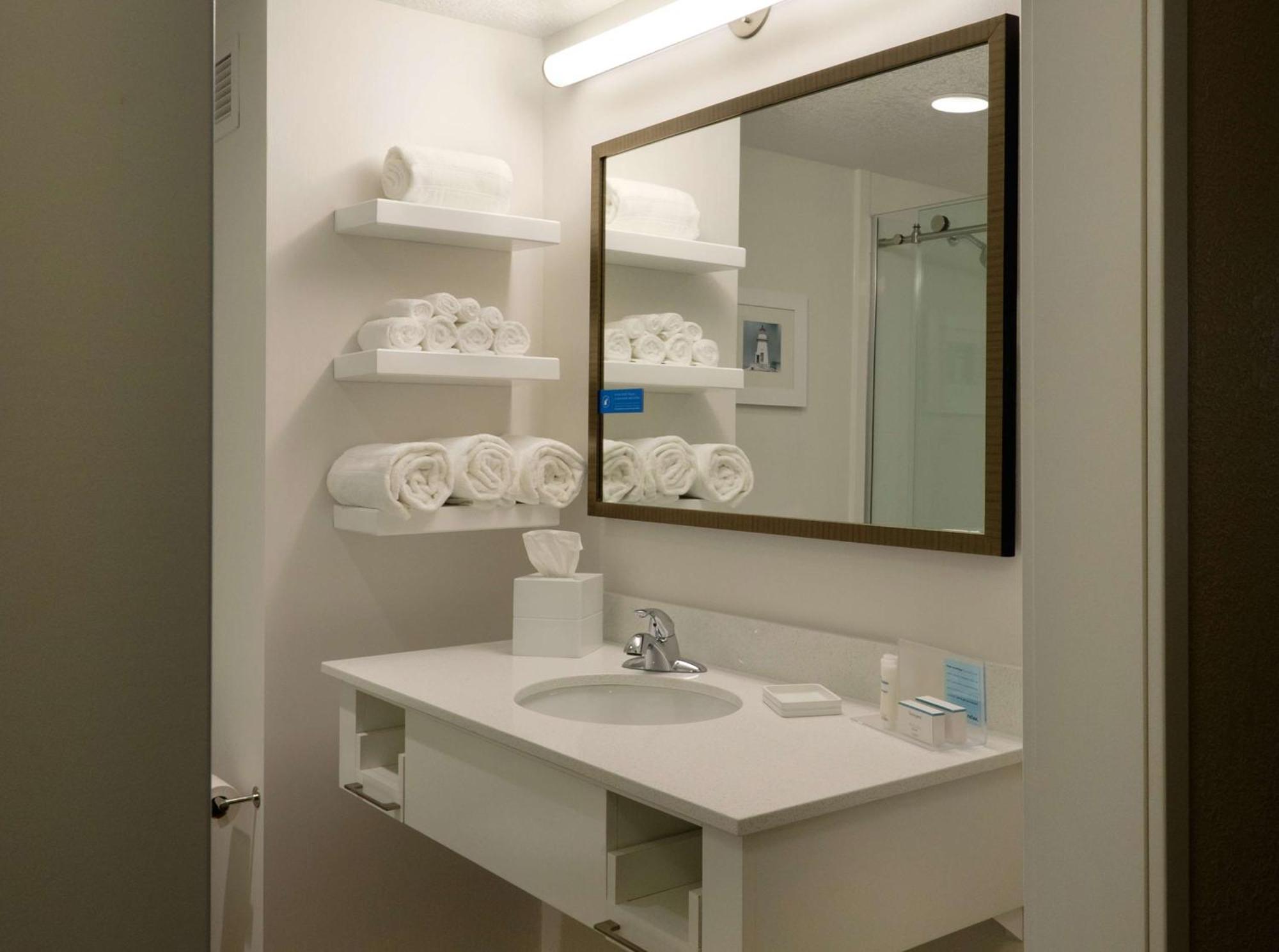 Hampton Inn Green Bay Downtown Экстерьер фото