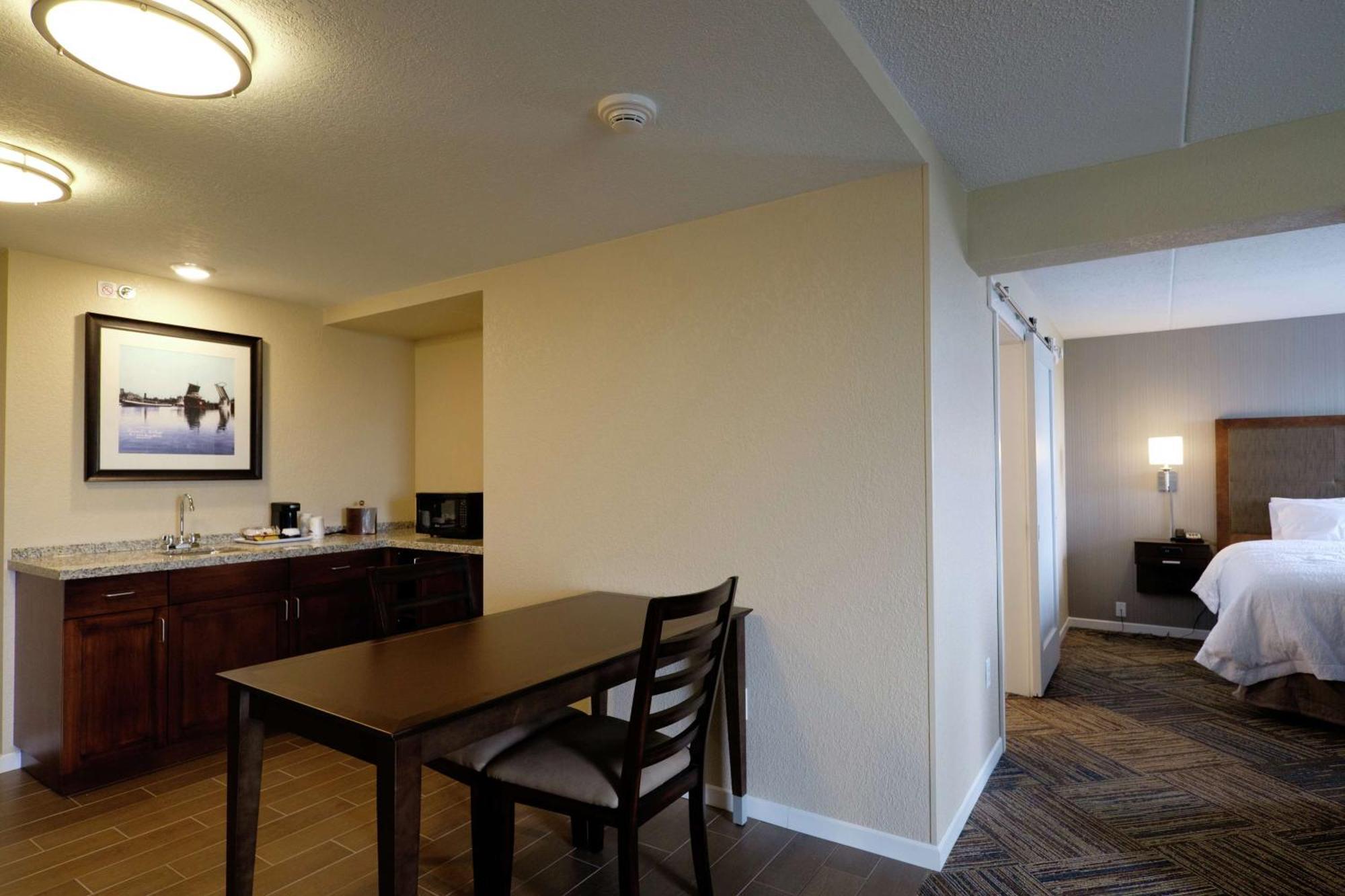 Hampton Inn Green Bay Downtown Экстерьер фото