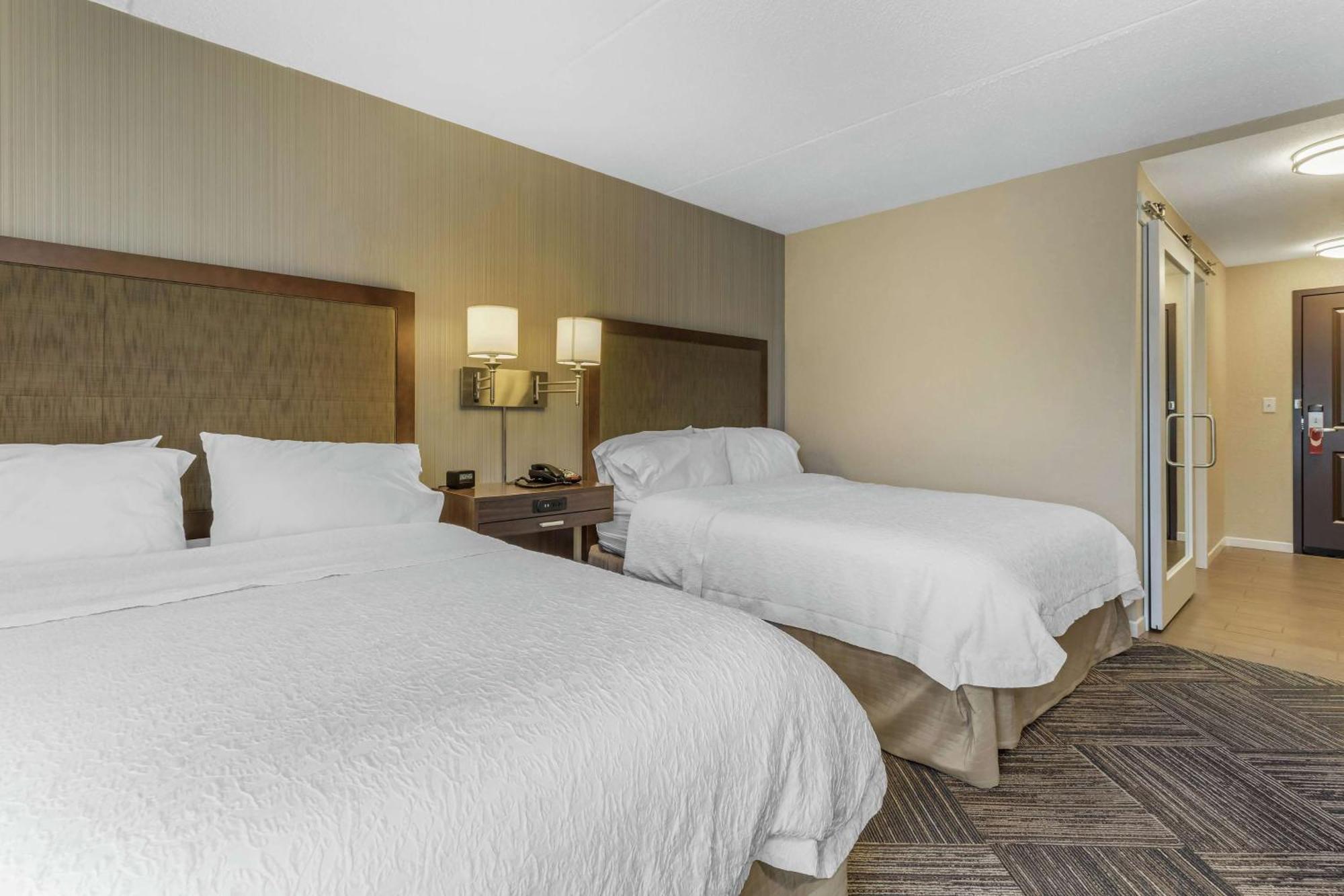 Hampton Inn Green Bay Downtown Экстерьер фото