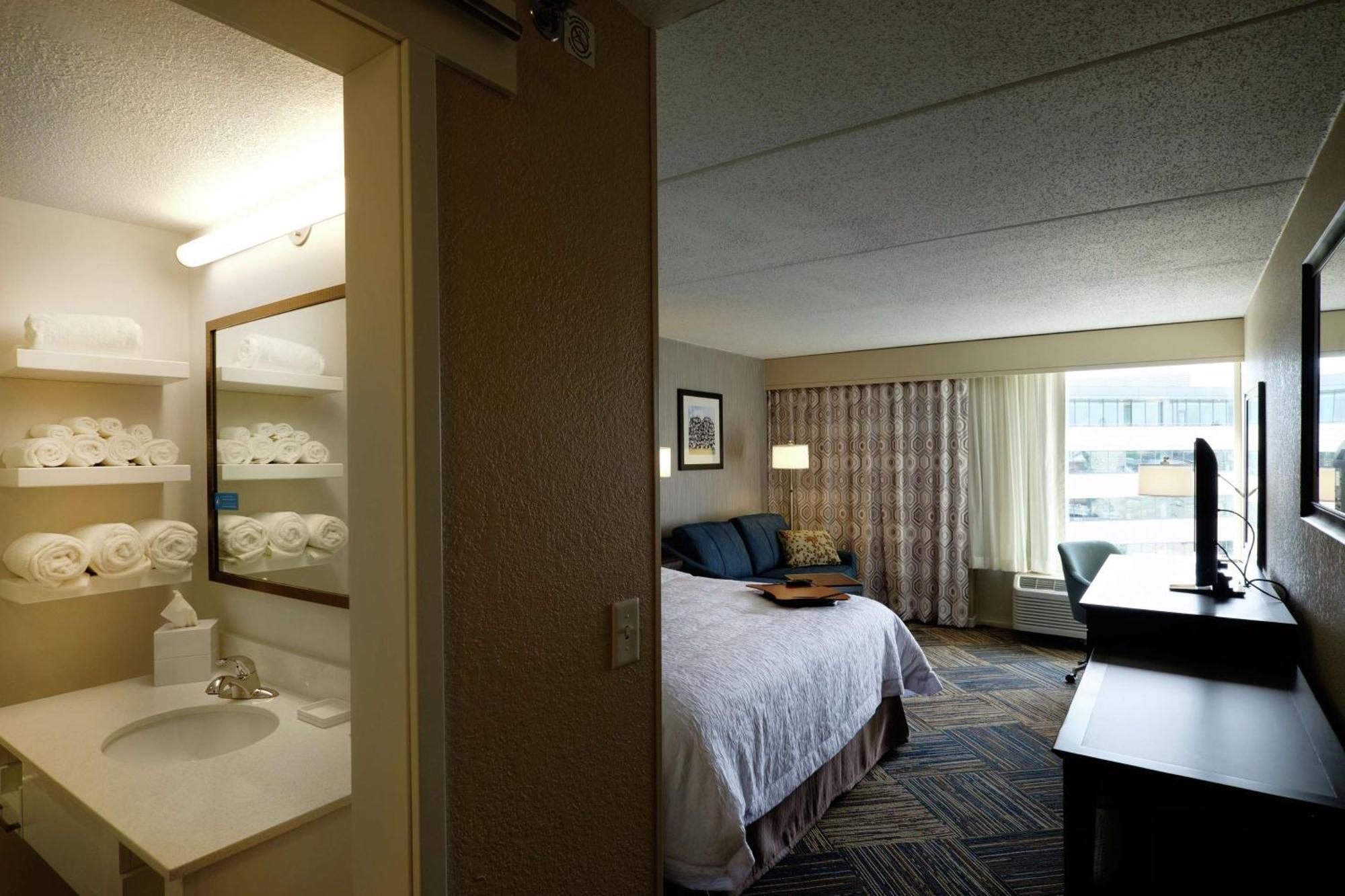 Hampton Inn Green Bay Downtown Экстерьер фото