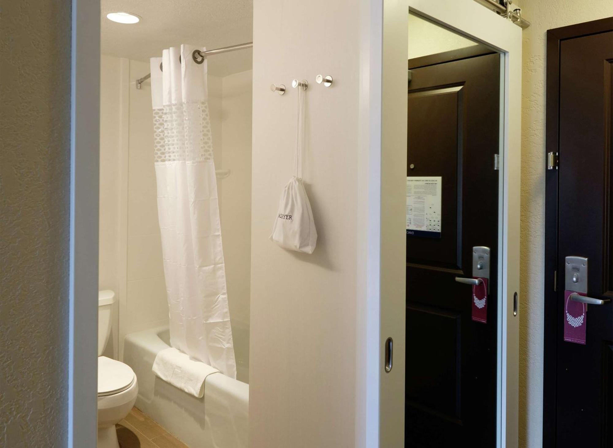 Hampton Inn Green Bay Downtown Экстерьер фото