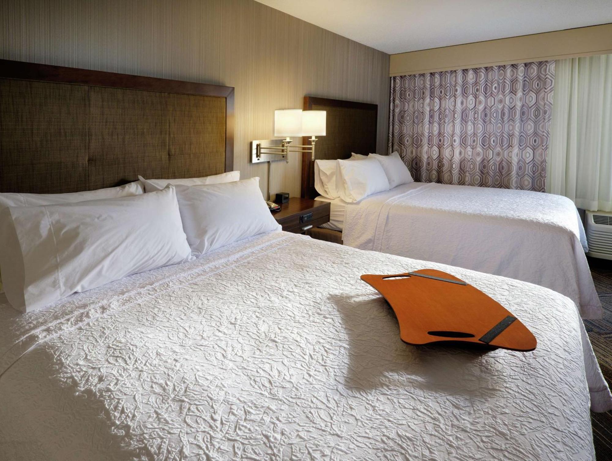 Hampton Inn Green Bay Downtown Экстерьер фото